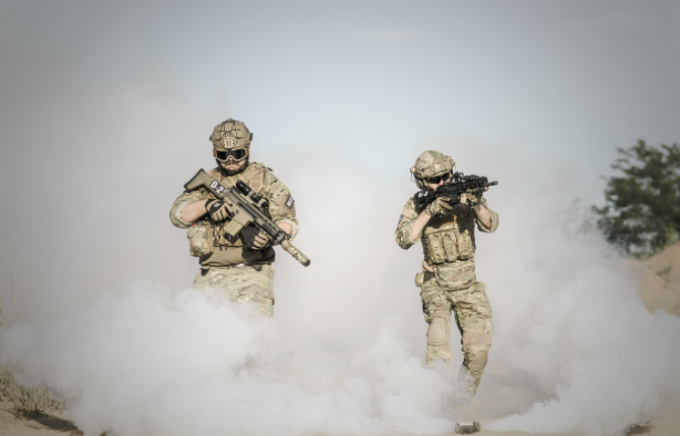 MILITARES